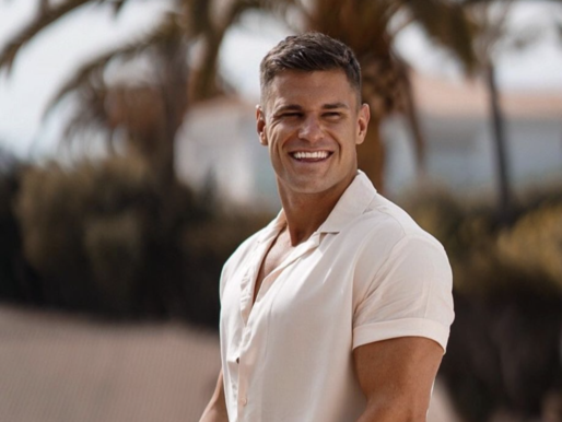 Rob Lipsett is Passionate About Fitness: He Runs Fuel Cakes, a Protein Pancake Company, Game Plan, a Training and Nutrition App, and More