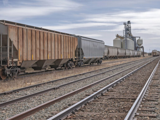 Senate Approves Legislation to Avoid Suspension of Railroad Operations in the United States