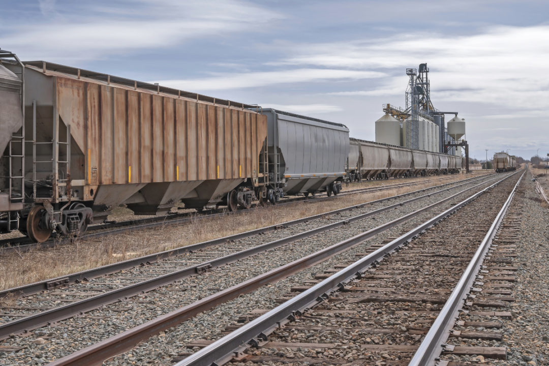 Senate Approves Legislation to Avoid Suspension of Railroad Operations in the United States